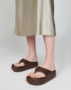 Melissa Free Platform Thong Bronze